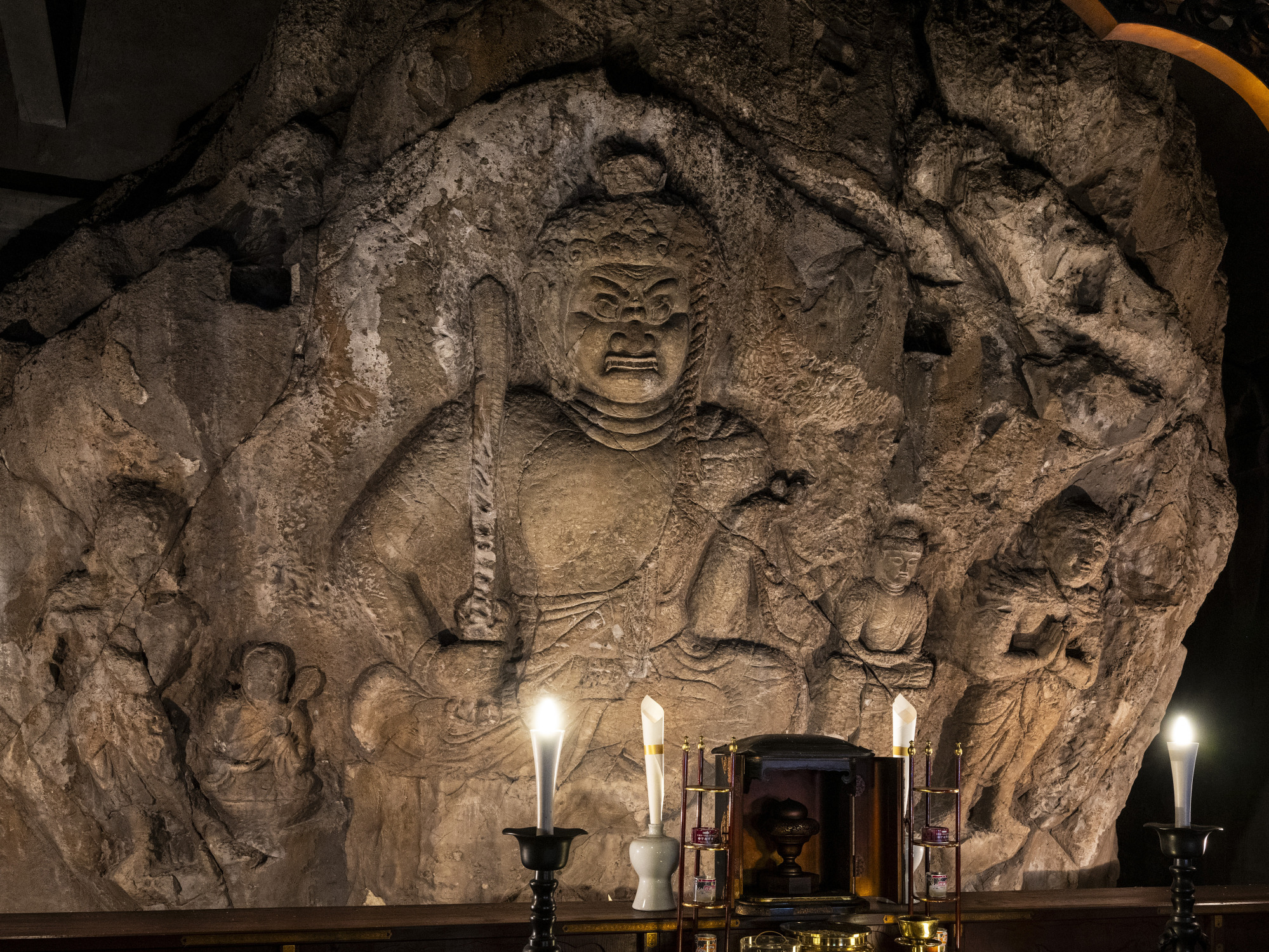 大岩山日石寺摩崖仏