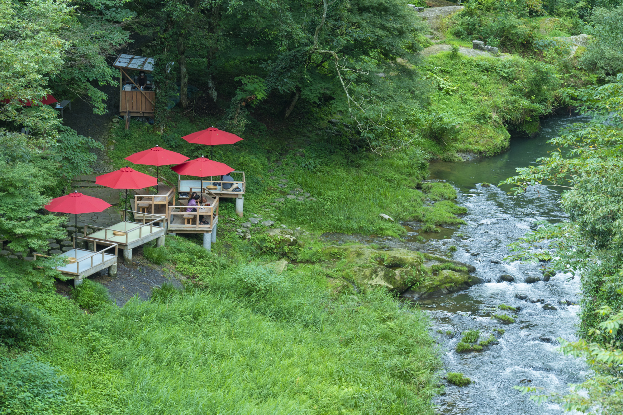 山中温泉鶴仙渓川床（石川県加賀市）