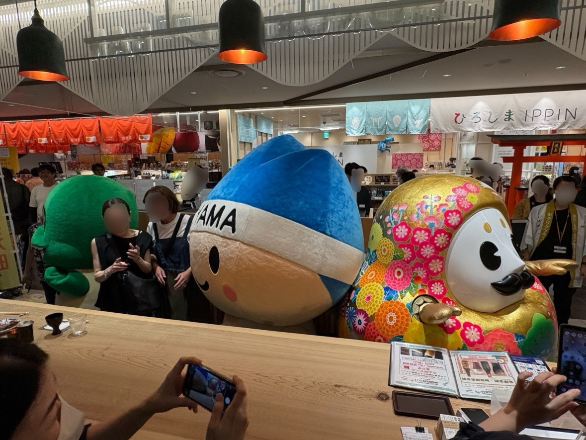 ３体同時でおしくらまんじゅう状態？！