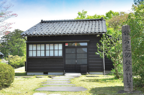 鯉雨画斎の中には菩薩や天女が生き生きと描かれている。　写真提供：福光美術館