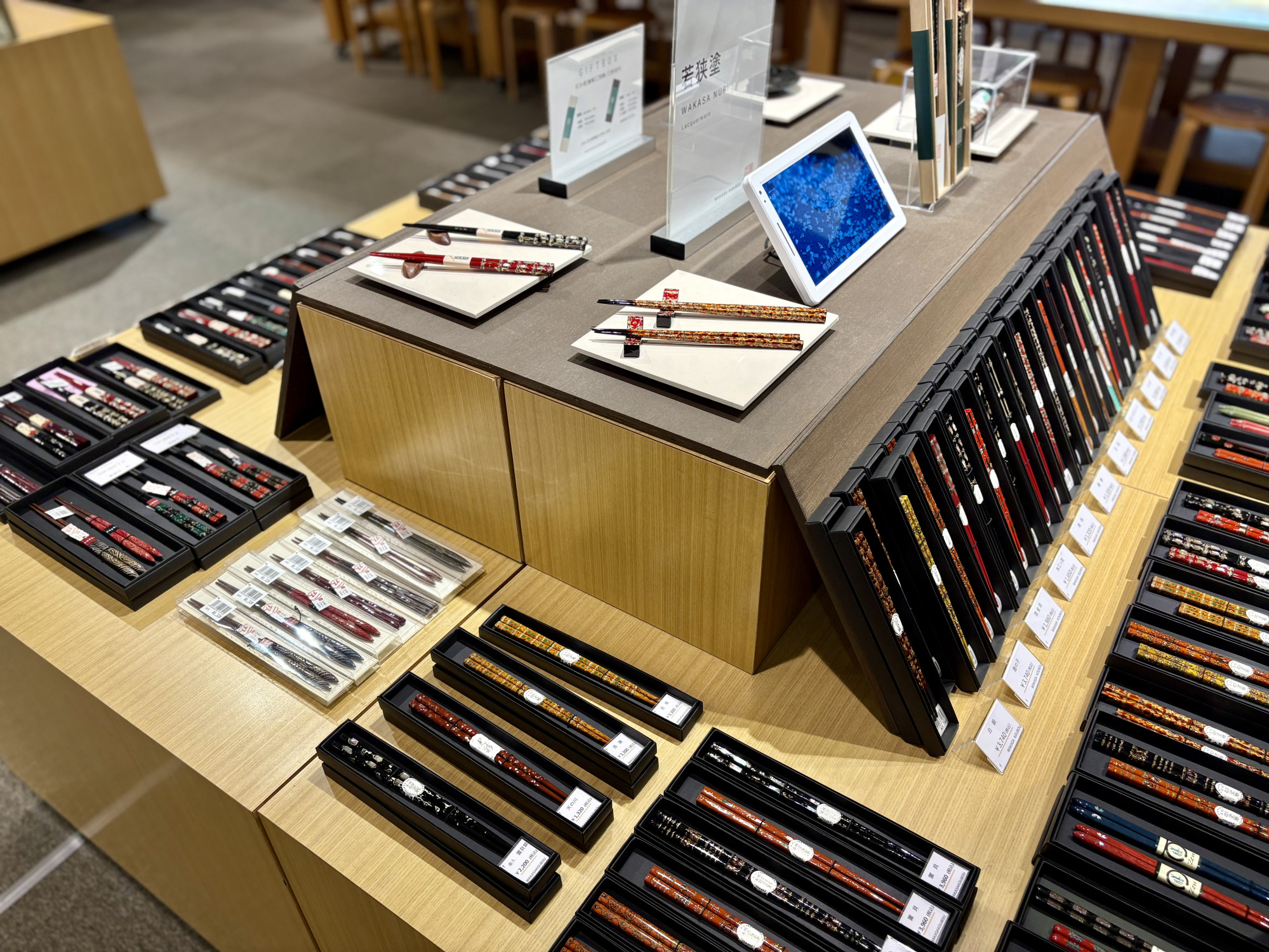 実際にお箸を買えますし、しかも安いんです。